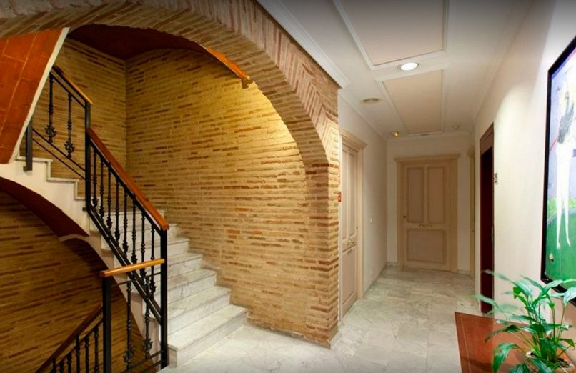 hotel ad hoc monumental