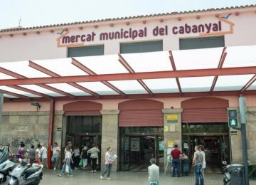 puerta entrada mercado cabanyal