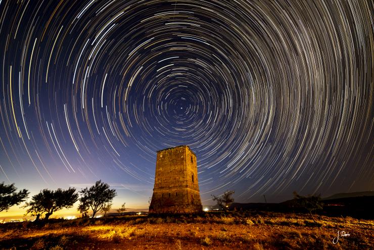 circumpolar sobre torre del telégrafo del cerro de la Jedrea